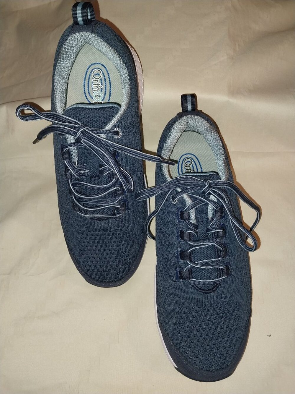 NWOT Orthofeet Lava Size 7.5 Women's athletic shoes